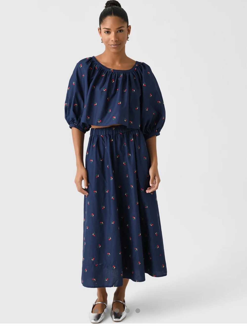 HUNTER BELL
Women's Top